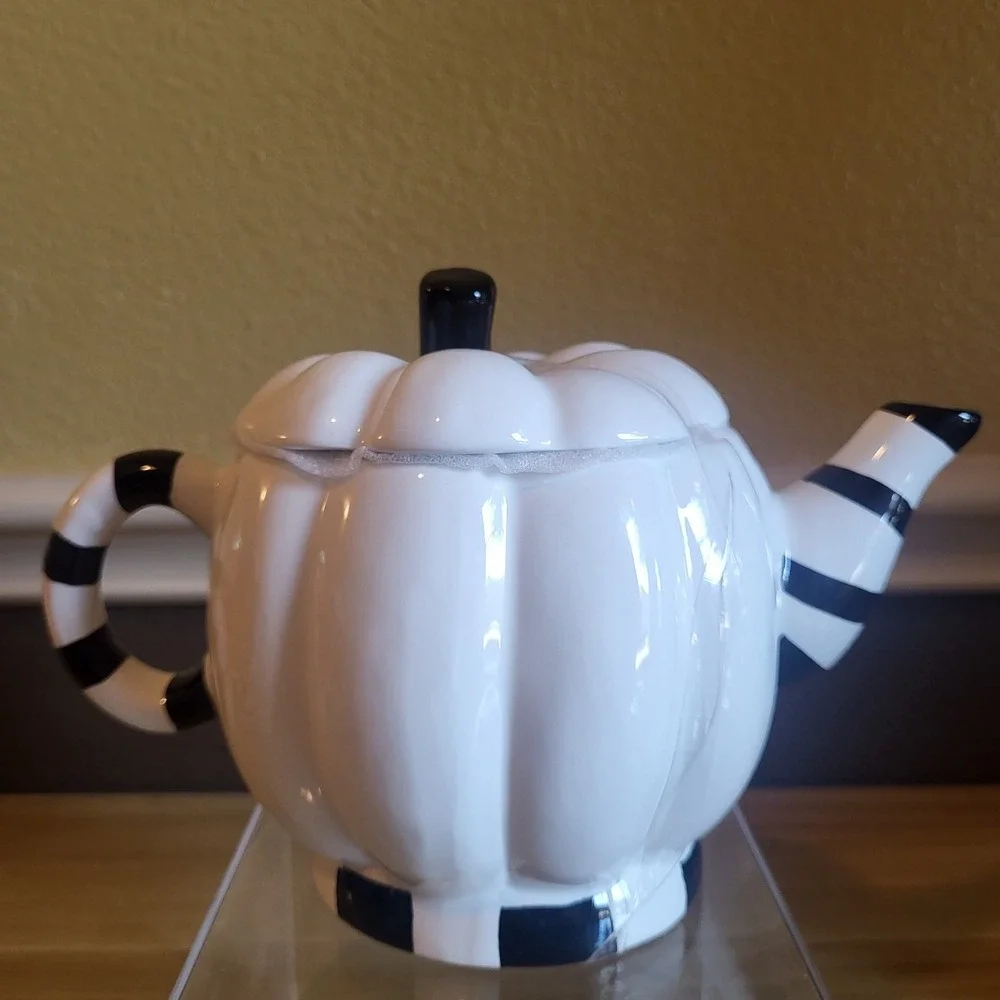 Little Village Transpac Shelly Comiskey Halloween Jack O Lantern Teapot NEW